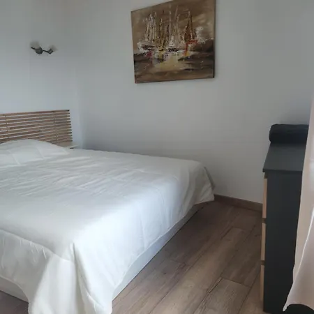 Rue Du Vieux Chateau - Beau F2 Avec Vue Exceptionnelle - Refait A Neuf شقة *