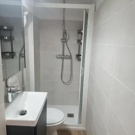 Rue Du Vieux Chateau - Beau F2 Avec Vue Exceptionnelle - Refait A Neuf شقة *