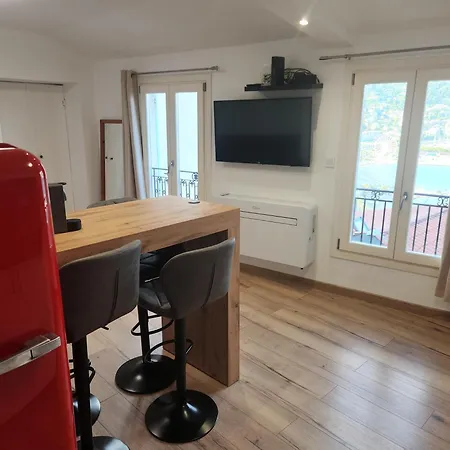 Rue Du Vieux Chateau - Beau F2 Avec Vue Exceptionnelle - Refait A Neuf مينتون